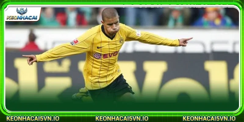 Zidane đưa người hâm mộ tới những khoảnh khắc đáng nhớ